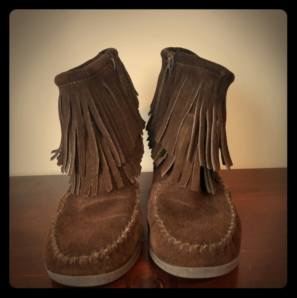 Sz 6 Minnetonka Fringe Wedges